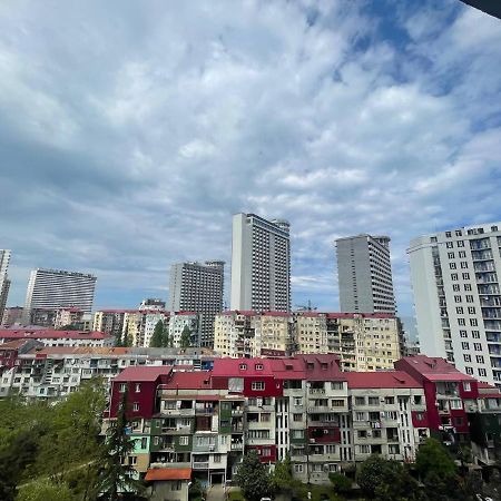 "Студия 24" - Посуточно И Помесячно Batumi Exterior foto
