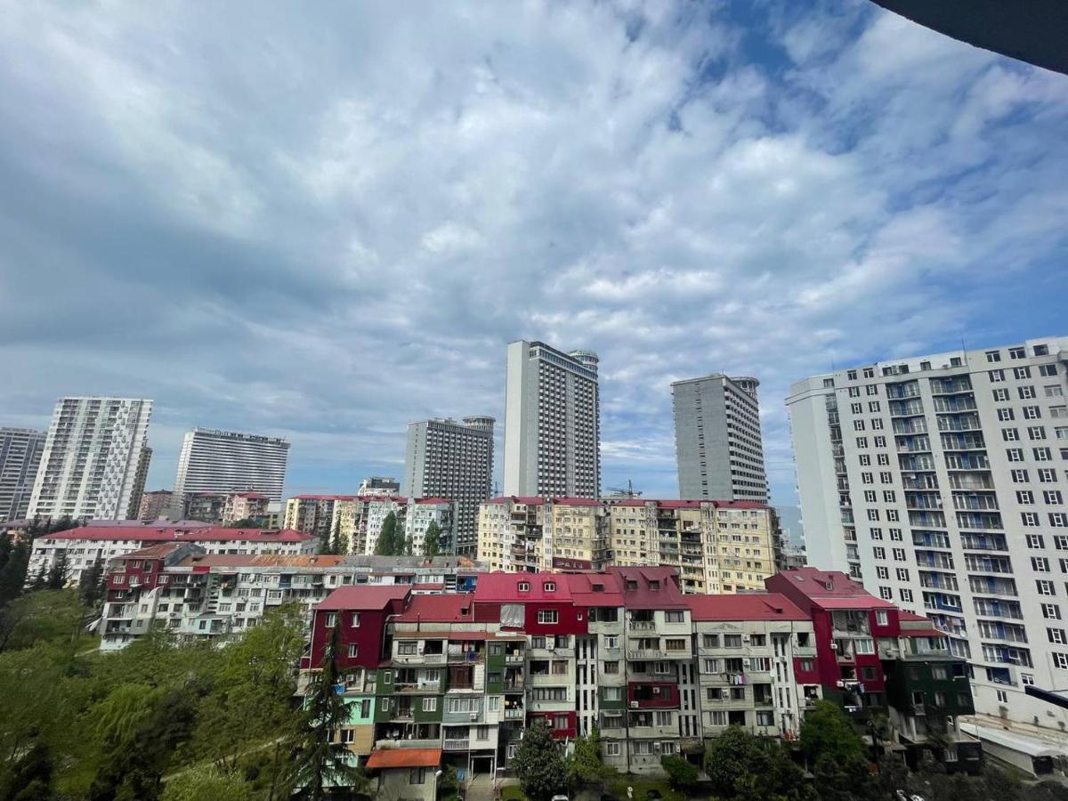 "Студия 24" - Посуточно И Помесячно Batumi Exterior foto