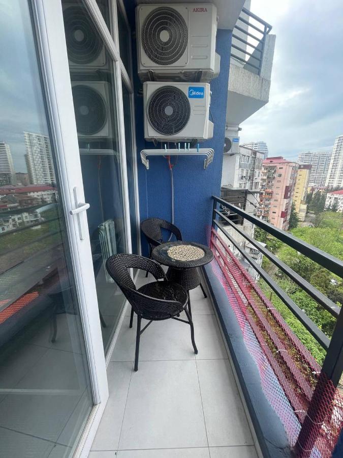"Студия 24" - Посуточно И Помесячно Batumi Exterior foto