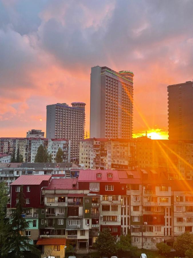 "Студия 24" - Посуточно И Помесячно Batumi Exterior foto